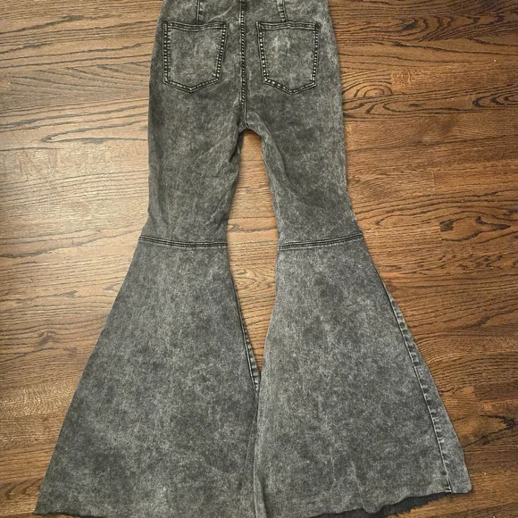 Free People Just Float On Flare Charcoal Stone Wash - Picture 2 of 4